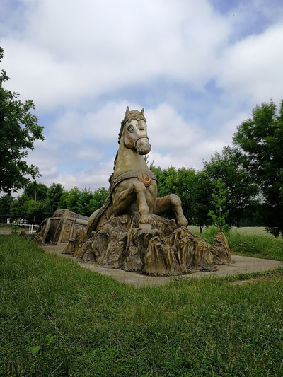 Sculptures by Michal Olšiak