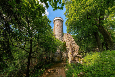 Dančí obůrka Hvozd a rozhledna Hamelika