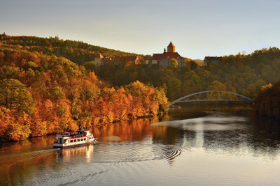 Steamboat on the dam