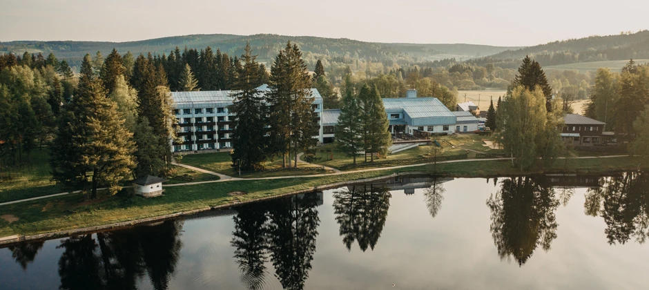 7f7ed3e3-93d6-41a1-a823-d9b62a168408 7f7ed3e3-93d6-41a1-a823-d9b62a168408