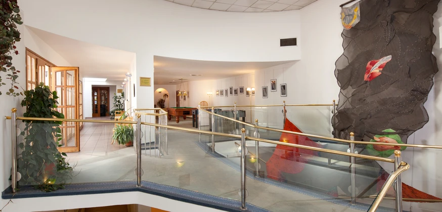 19033f9d-54cc-4dfa-8289-4560e8cc821a 19033f9d-54cc-4dfa-8289-4560e8cc821a