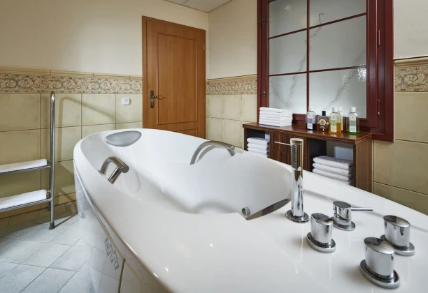 cd76f506-a8e3-492b-94ce-a62dab9a30dc cd76f506-a8e3-492b-94ce-a62dab9a30dc