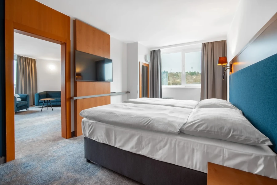 795c16f0-8e38-4733-9464-131f9f4036b6 795c16f0-8e38-4733-9464-131f9f4036b6