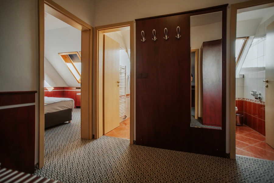 6c421400-0f9b-4b0e-b663-036a072e3438