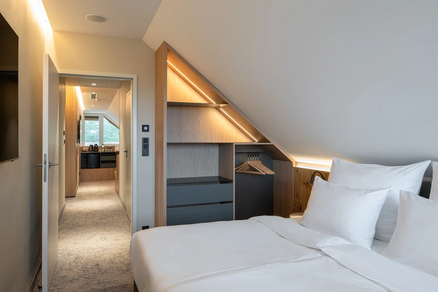 cb04ef1a-3092-48f0-83a8-9e0a568b9647 cb04ef1a-3092-48f0-83a8-9e0a568b9647