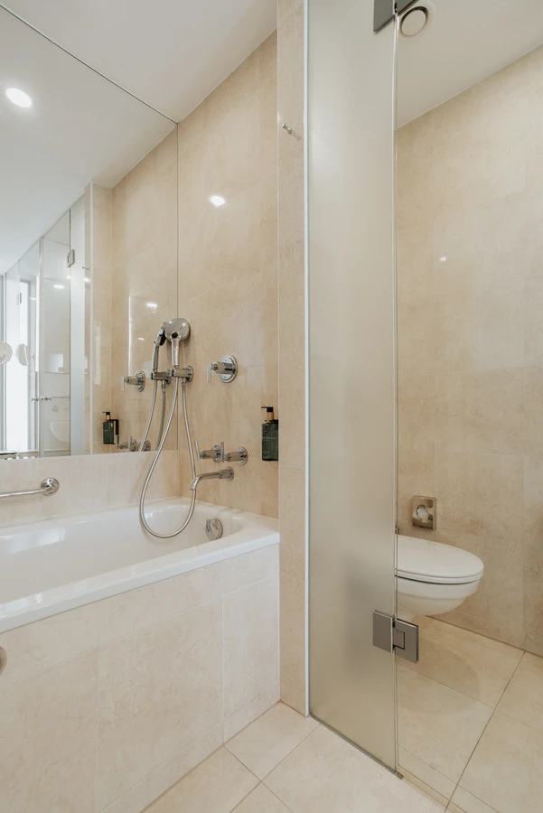 57414_UG3_Executive Double Room_2