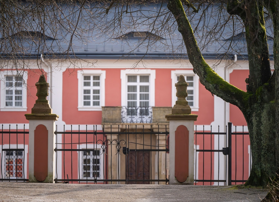 Karlstejn_shutterstock_2429836911