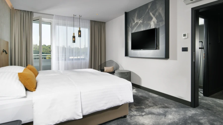 58e5a213-f625-4710-a361-917fb83caea7 58e5a213-f625-4710-a361-917fb83caea7