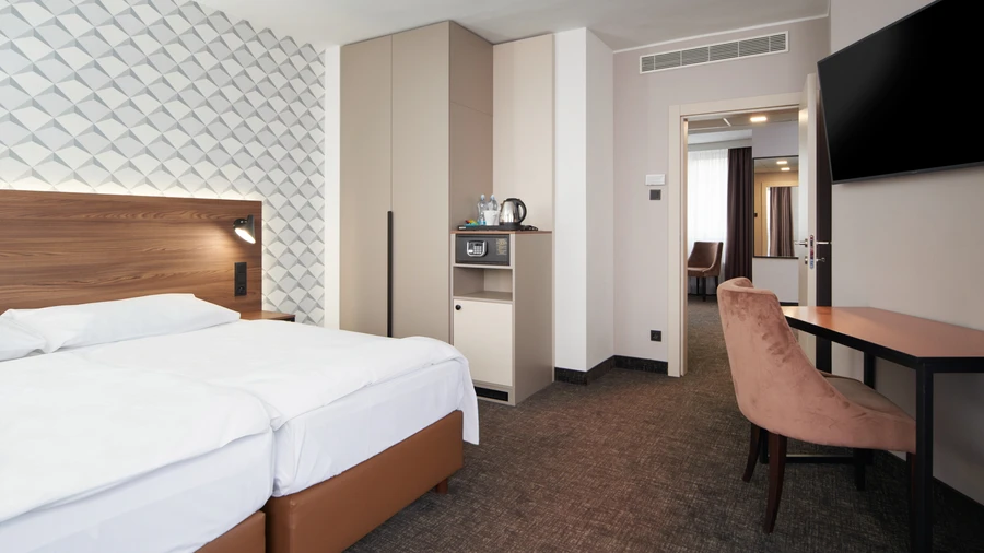 039259ca-c798-41a8-bc60-7eb971897cb9 039259ca-c798-41a8-bc60-7eb971897cb9