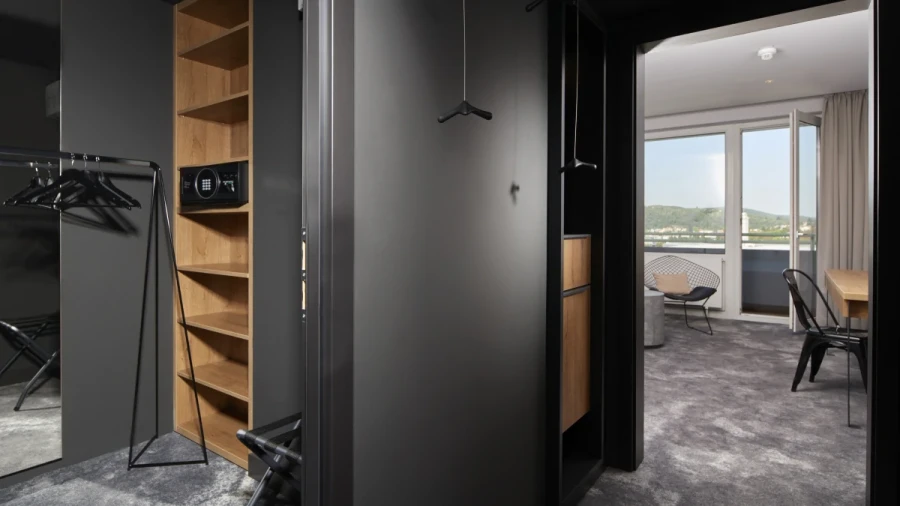 5a693e9f-5585-4094-855e-5decfc157b0b 5a693e9f-5585-4094-855e-5decfc157b0b