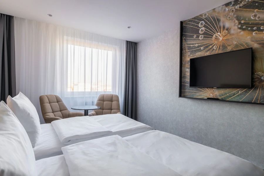 002_HB8_1145-Enhanced-NR-Edit_OREA_OCHB_Pokoj_402