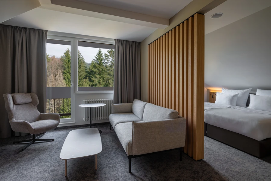 5fcb0e7e-03f6-435f-a8f5-1606e5090195 5fcb0e7e-03f6-435f-a8f5-1606e5090195