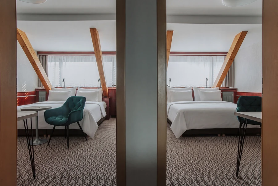 b1da502f-3c3f-42e7-bbeb-eb936b475842