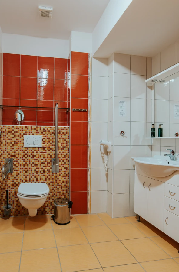 6f504e0c-1c0e-49ac-bca2-fe28b4a28d8c