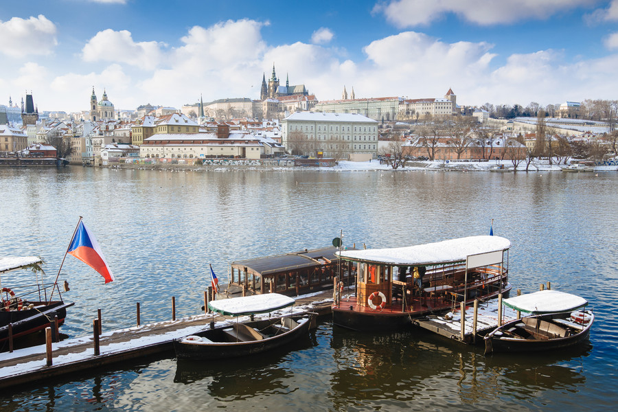 přívoz_shutterstock_1224573697