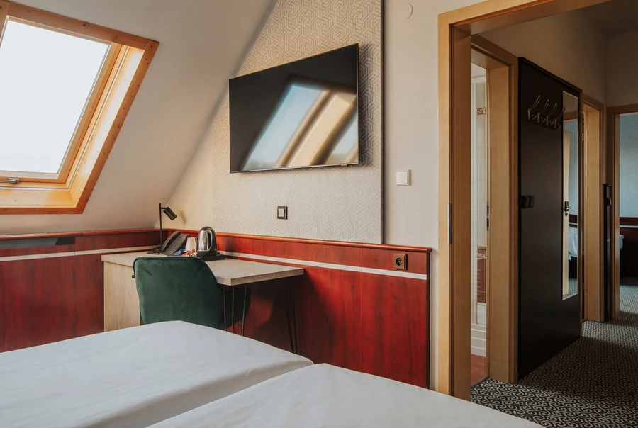 0b373133-7231-4c7c-8da6-d9050ce5967c