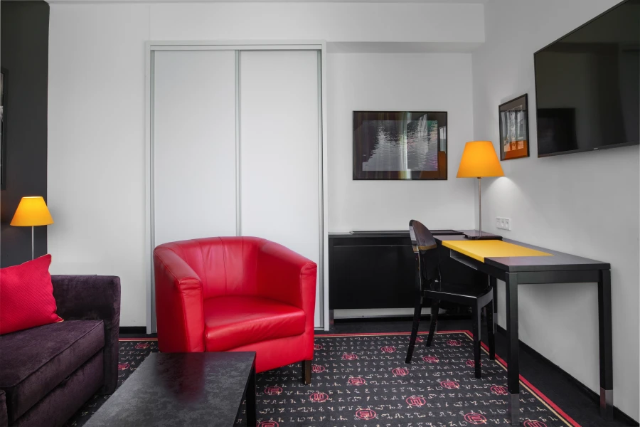 1065480c-562b-4e41-9a6f-9996097ad45a 1065480c-562b-4e41-9a6f-9996097ad45a