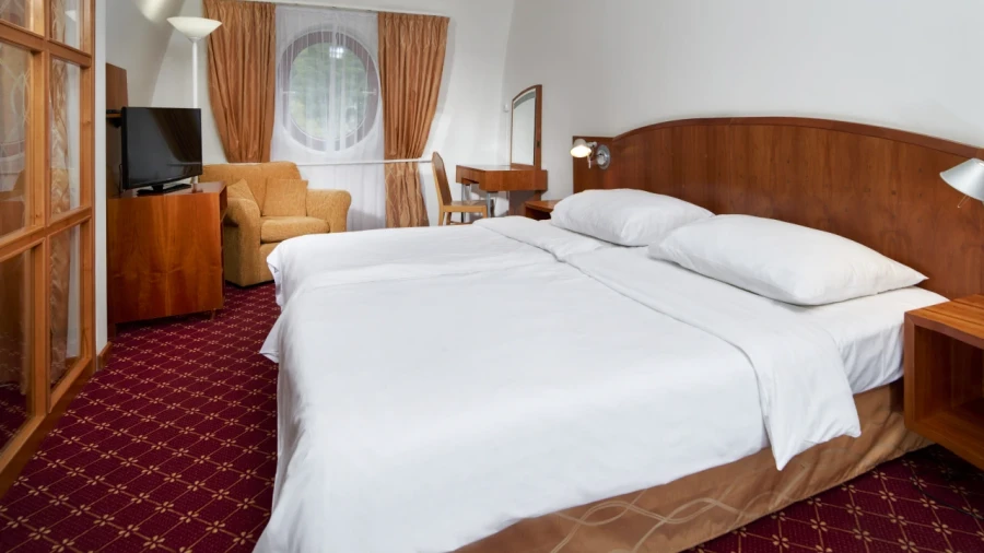 379b8b3e-9a48-476c-b994-ecf80ffb871a 379b8b3e-9a48-476c-b994-ecf80ffb871a