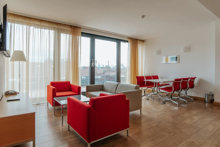 57414_SU24_Royal Rooftop Apartment_2