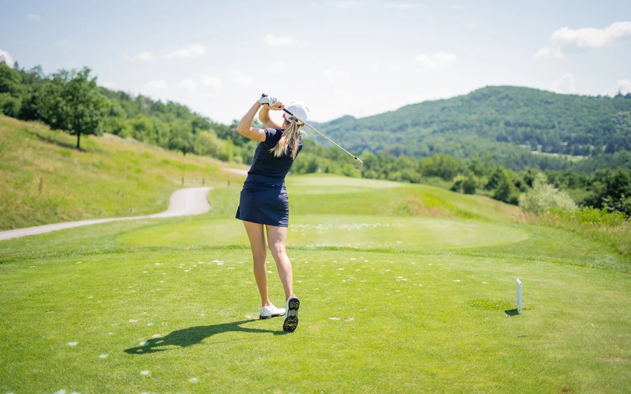 5813-Royal_golf_shutterstock_2172046527