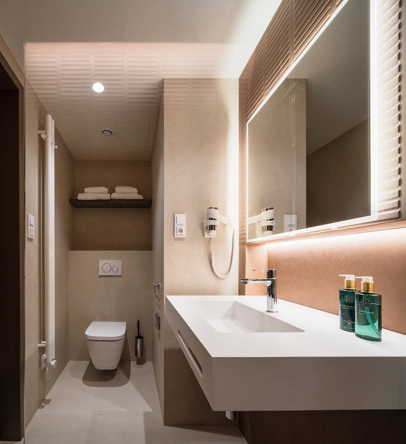 6892d951-cd46-42b1-8172-dab6b81459fa 6892d951-cd46-42b1-8172-dab6b81459fa