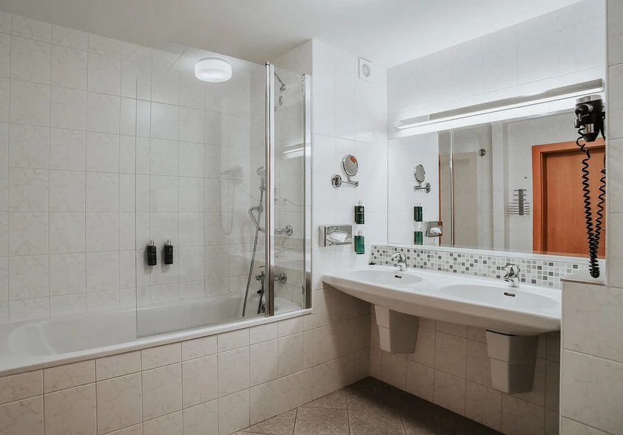 2a03b514-50f3-40a9-b61c-f2077dbe022c 2a03b514-50f3-40a9-b61c-f2077dbe022c