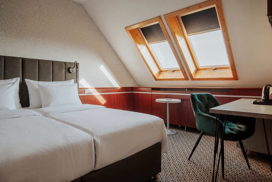 87589c28-3ae9-4f36-a5bd-4d332321b461 (1)