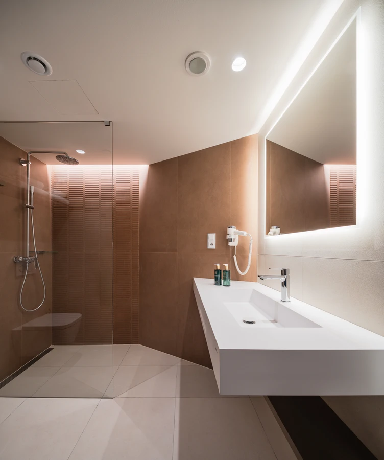 e60fdcec-93ec-4ba2-be4f-04b956e4ed4b e60fdcec-93ec-4ba2-be4f-04b956e4ed4b